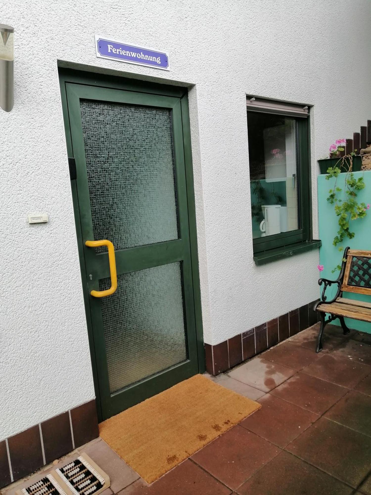 Haus Mohr - Ferienwohnung im Taunus Weilmunster Exterior foto